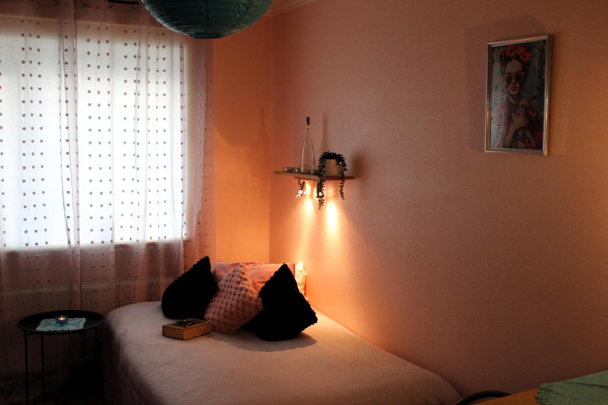 Simple Small Apartment *