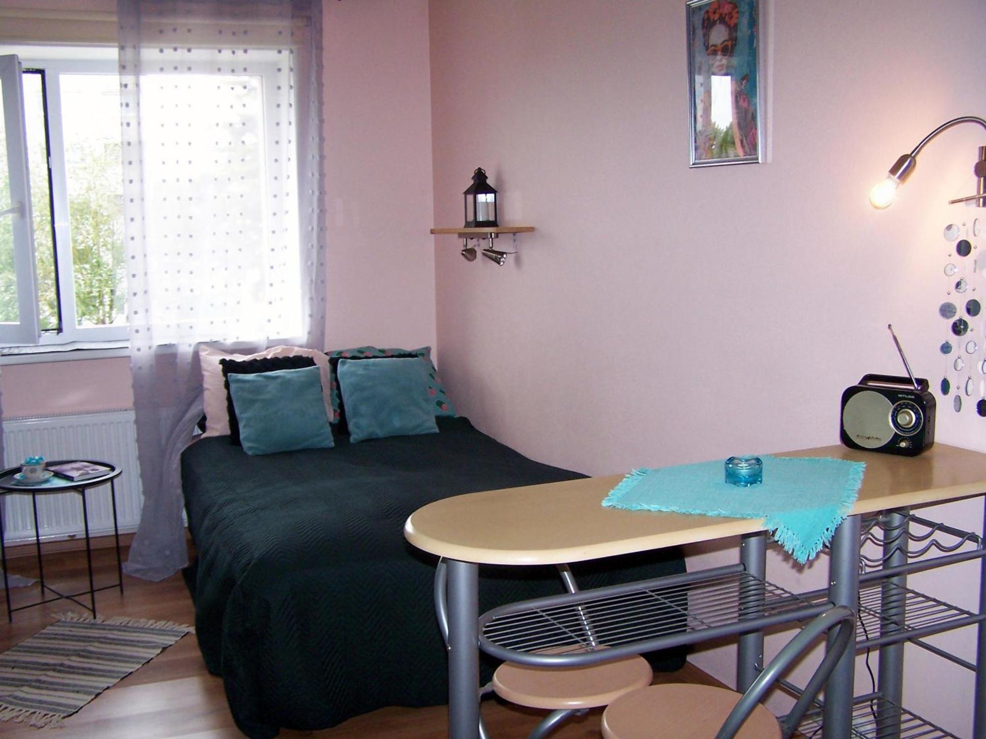 Simple Small Apartment *